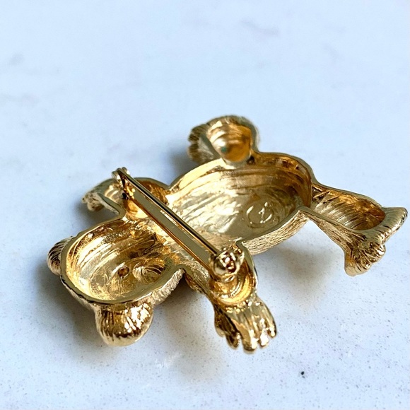 VTG ST. JOHN 24K Gold Teddy Bear Brooch with Enamel Black Bow & White Belly RARE - Picture 4 of 5